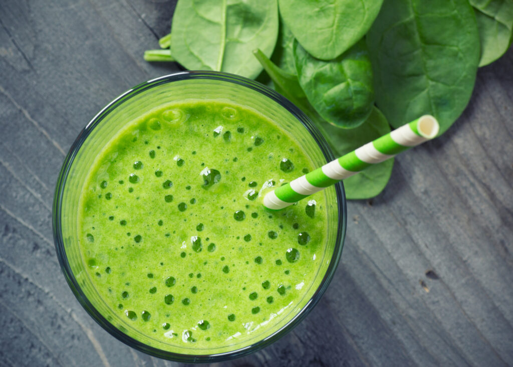 Receita de Smoothie Verde Detox com Espinafre