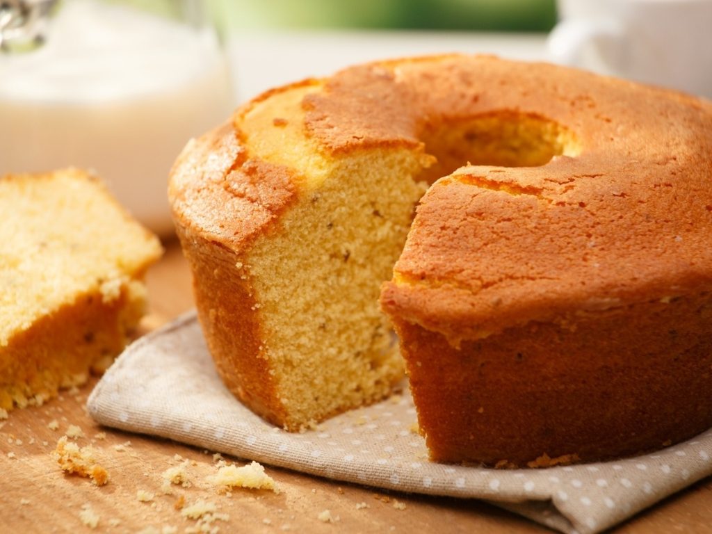 Bolo de fubá cremoso: aprenda a fazer o prato tradicional - Culinária -  Diário do Nordeste